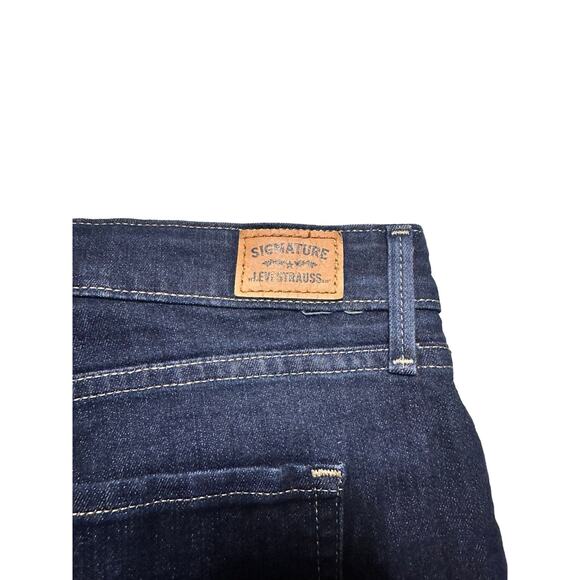 Signature Levi Strauss Blue Denim Jean Shorts Size 4 - Picture 3 of 6